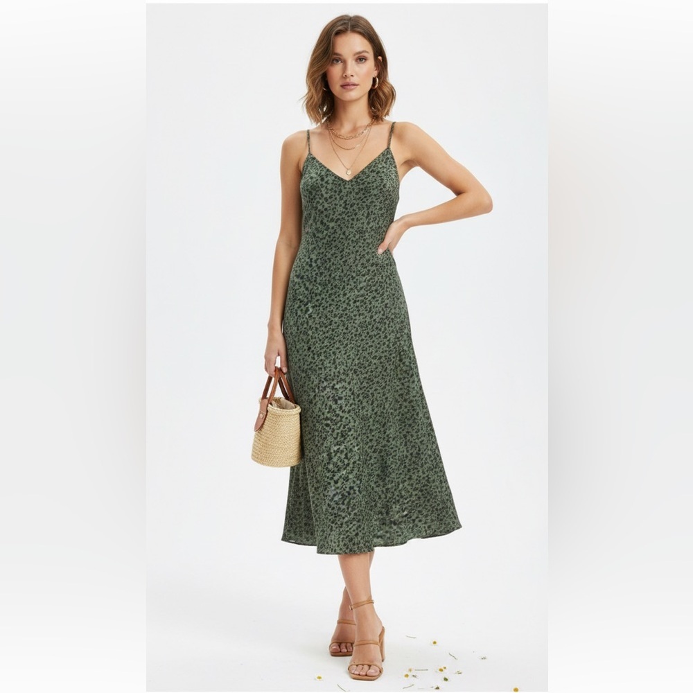Time & Tru Dress Camo Green Animal Print Midi Slit Size Medium 8-10